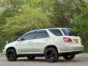 Toyota Harrier 2004 White