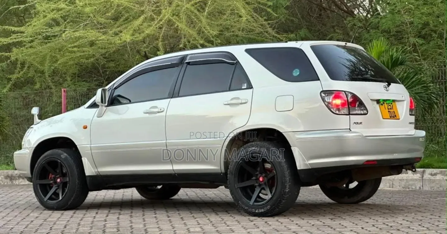 Toyota Harrier 2004 White
