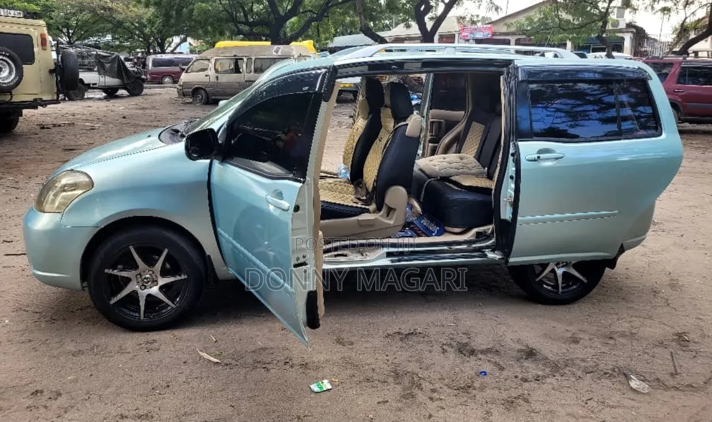 Toyota Raum 2008 Blue