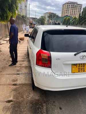Toyota Corolla RunX 2006 White