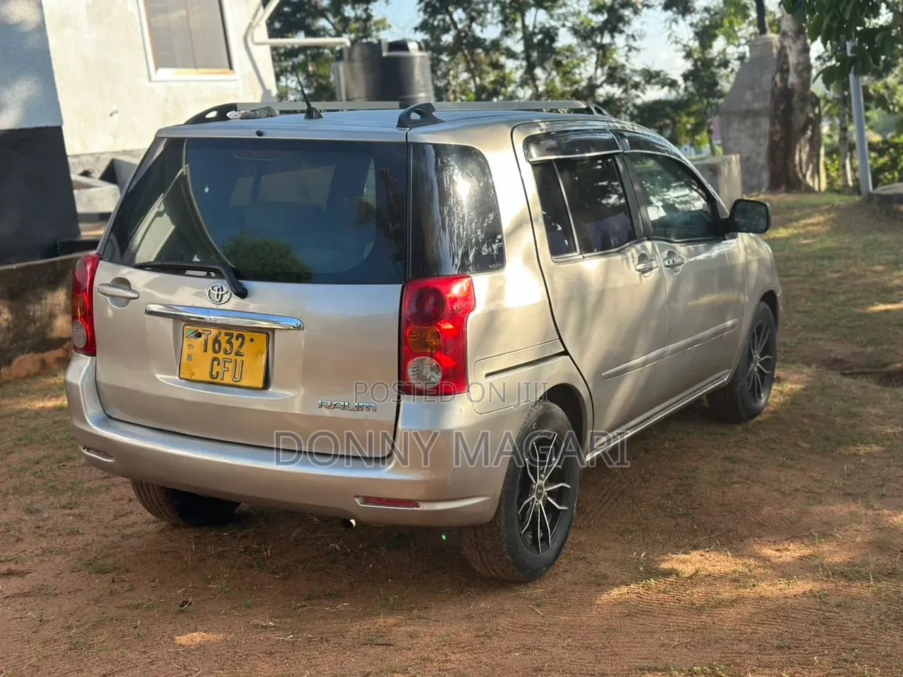 Toyota Raum 2008 Gold