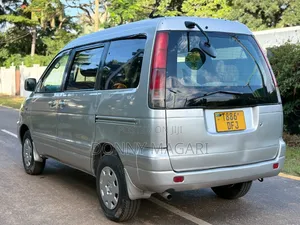 Toyota Noah 2001 Silver