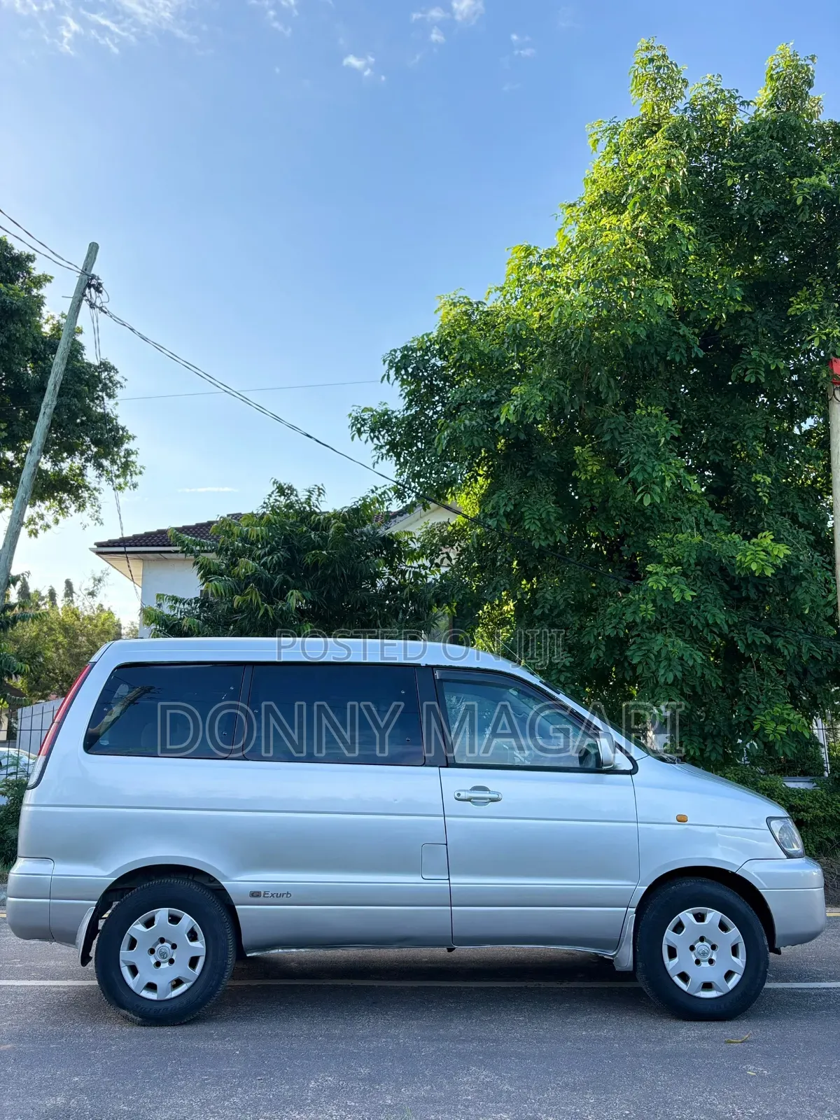 Toyota Noah 2001 Silver