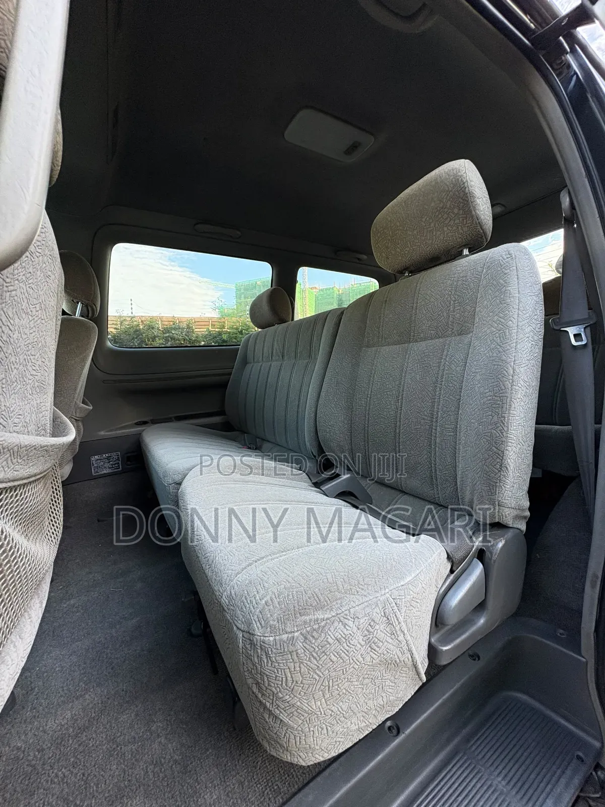 Toyota Noah 2001 Silver
