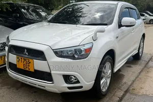 Mitsubishi RVR 2013 White
