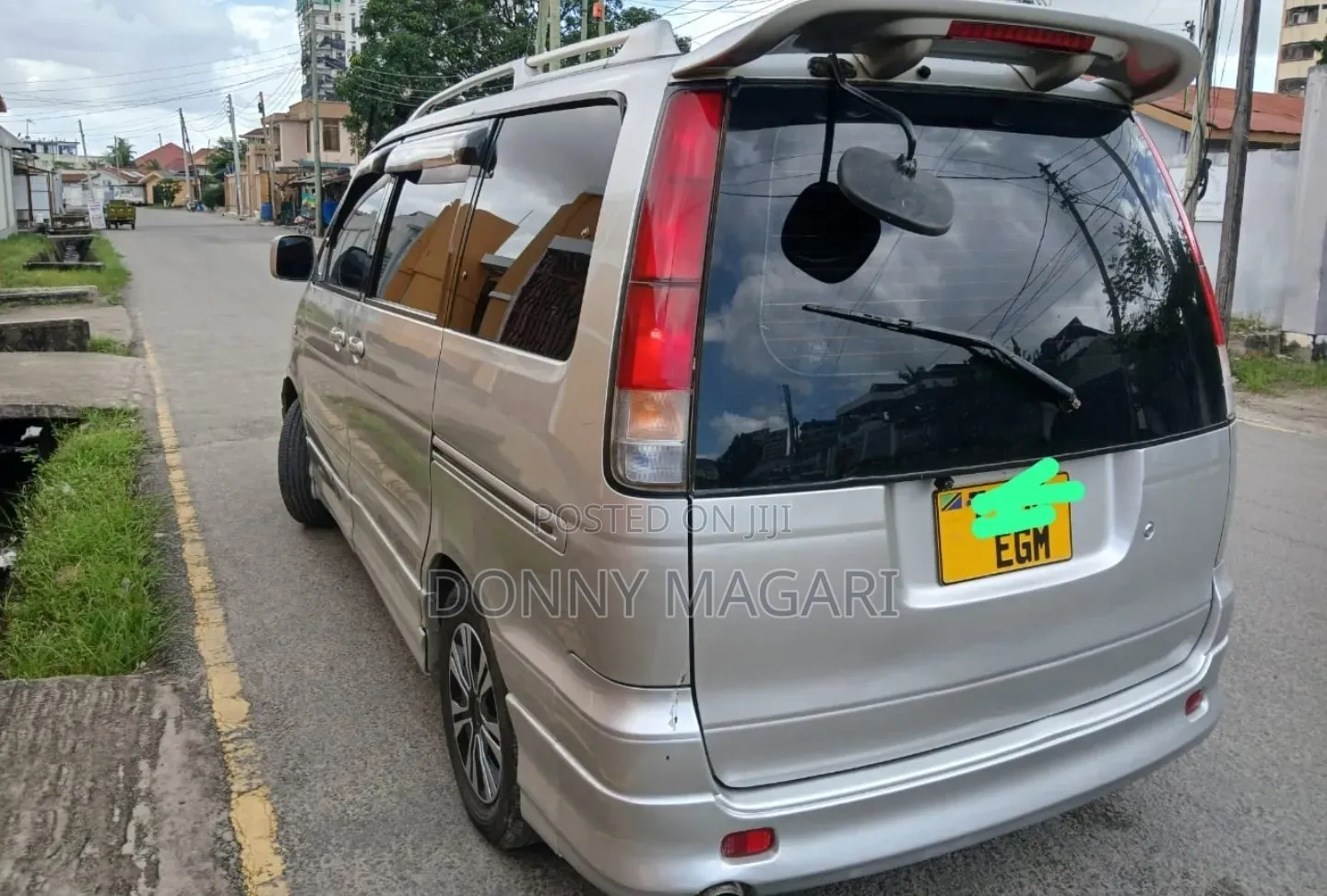 Toyota Noah 2001 Silver