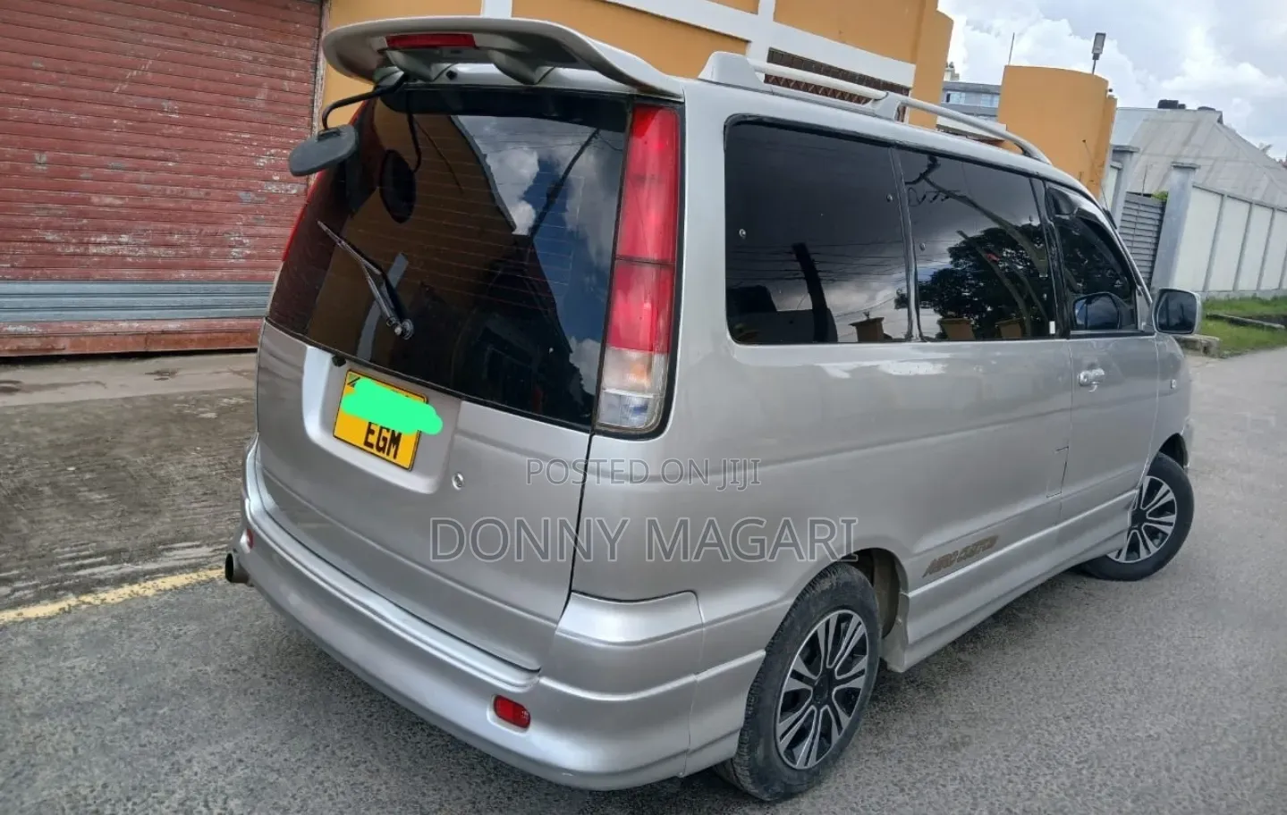 Toyota Noah 2001 Silver
