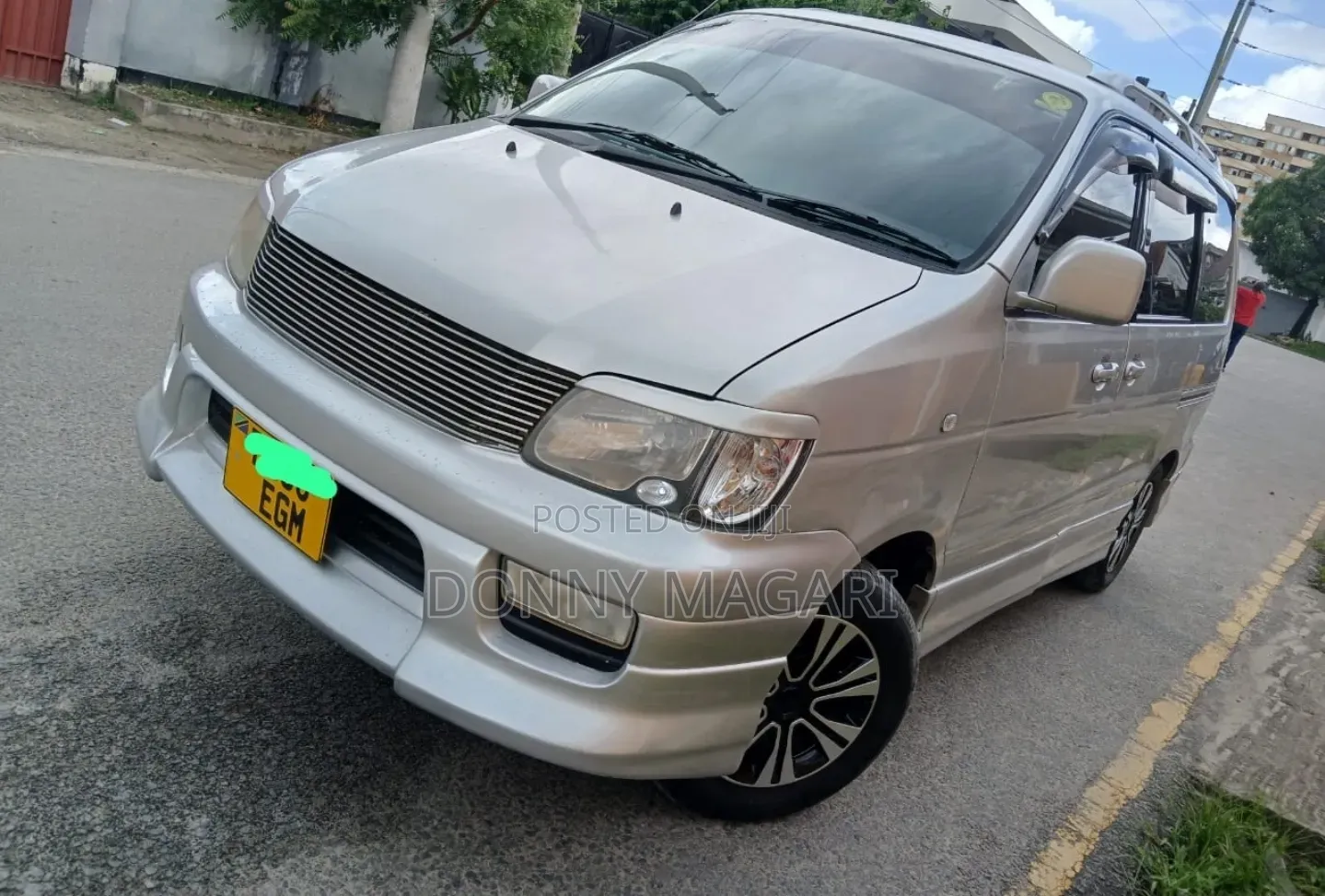 Toyota Noah 2001 Silver