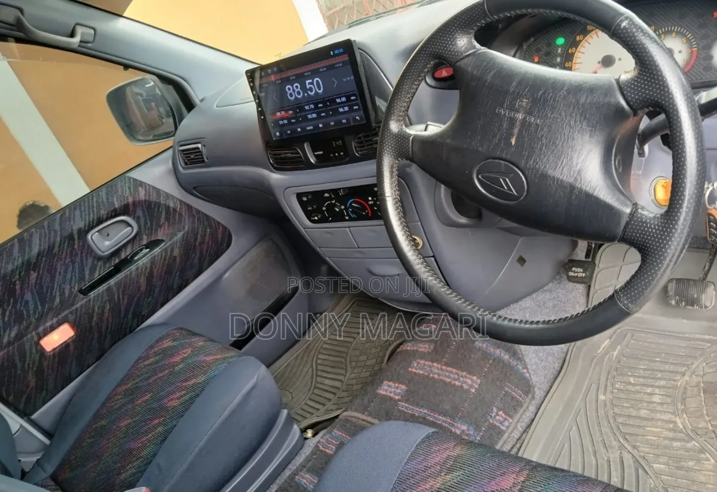 Toyota Noah 2001 Silver