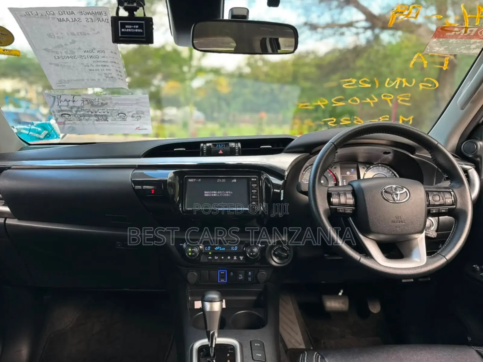 Toyota Hilux 2022 White