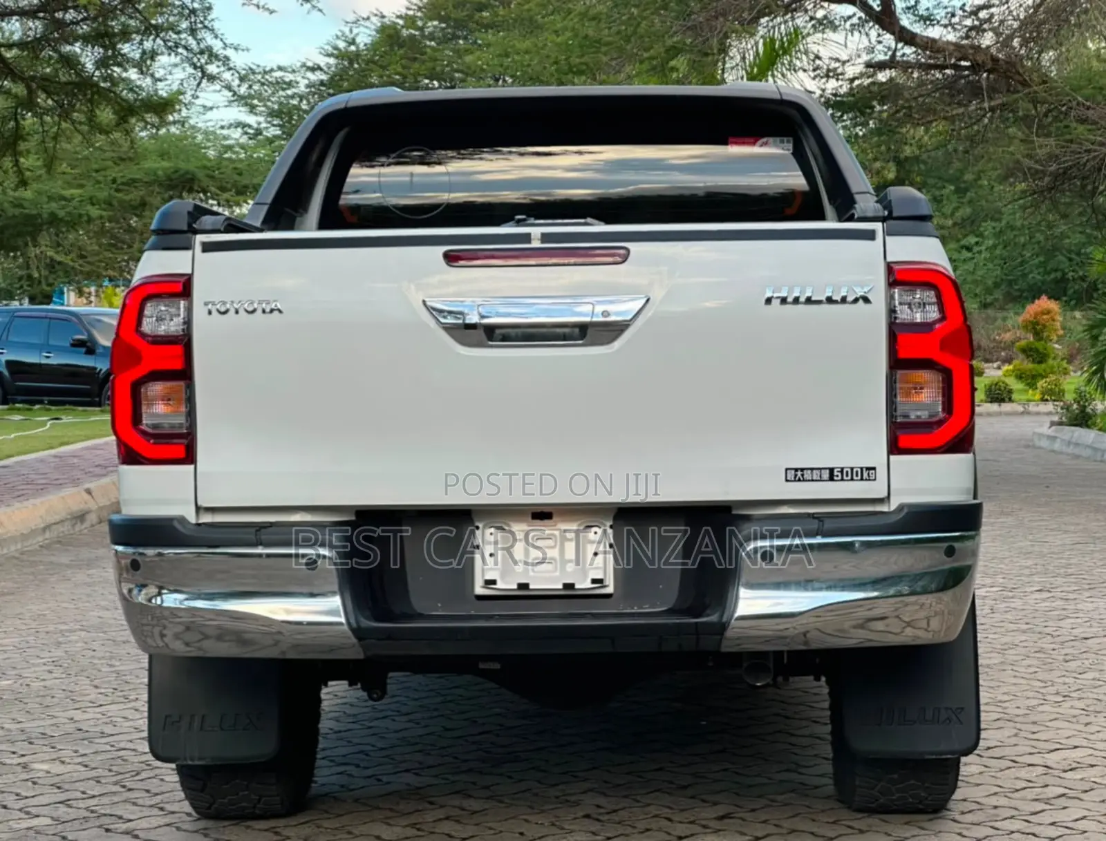 Toyota Hilux 2022 White