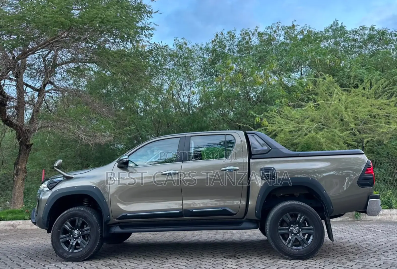 Toyota Hilux 2022 Gray