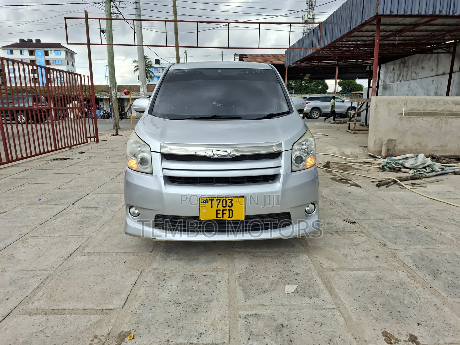 Toyota Noah 2007 Silver