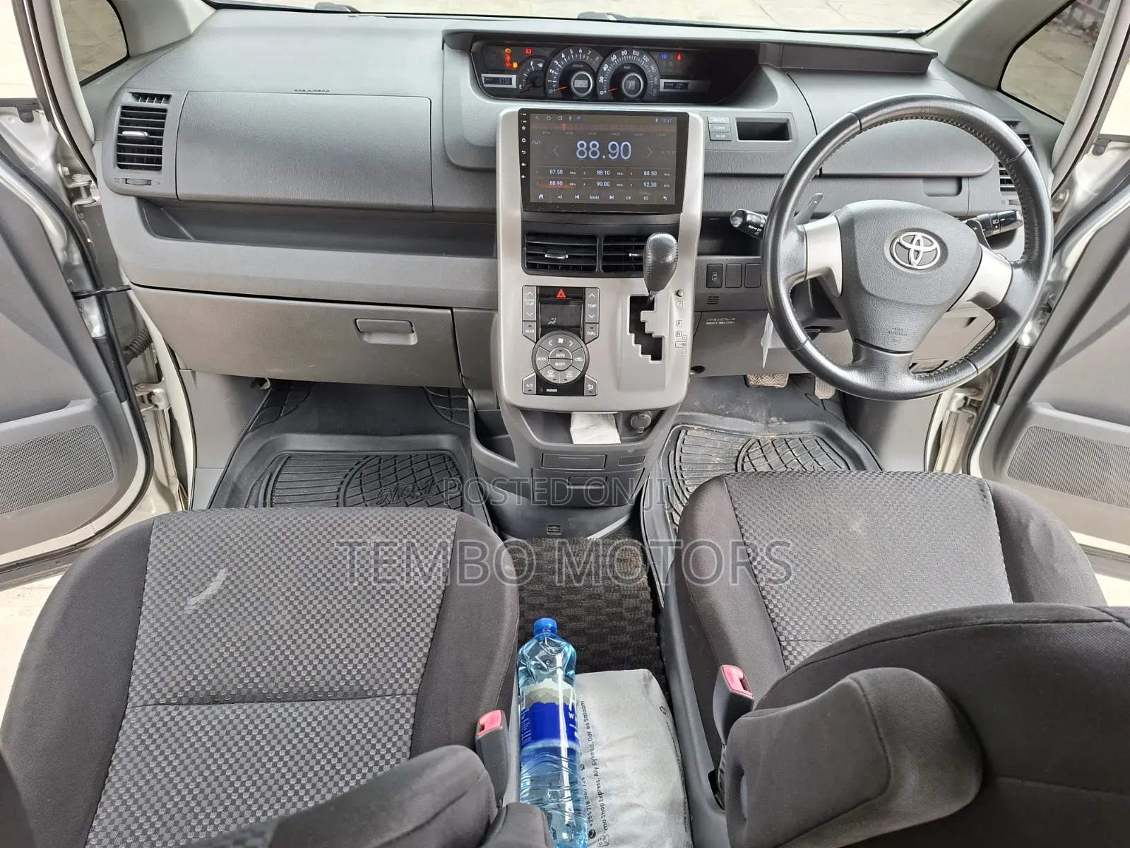 Toyota Noah 2007 Silver