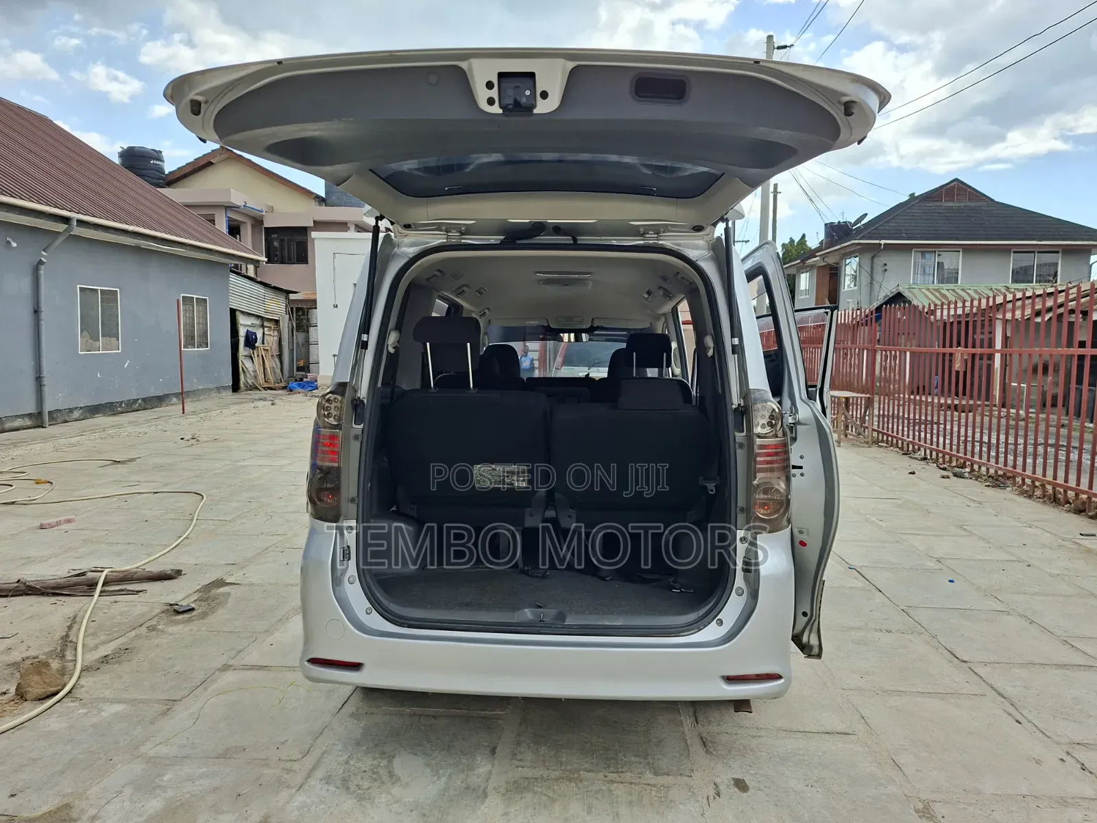 Toyota Noah 2007 Silver