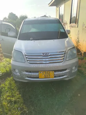 Toyota Voxy 2013 White