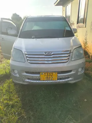 Toyota Voxy 2013 White
