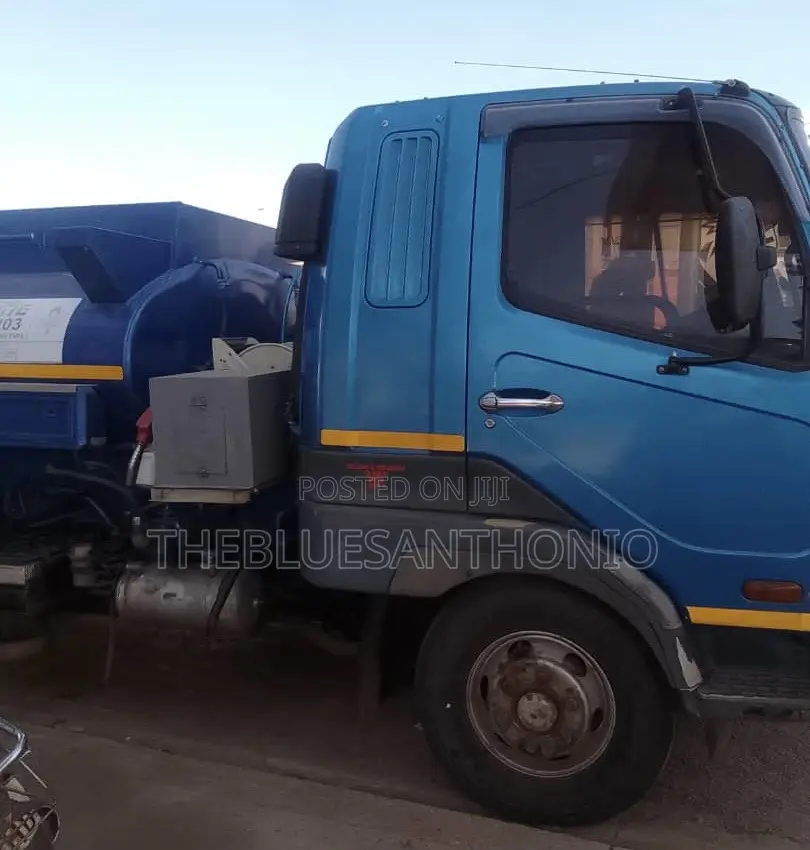 Mobile Tanker Fuso on Sale