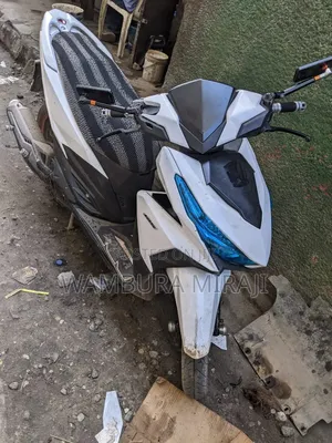 Honda CB 2025 White