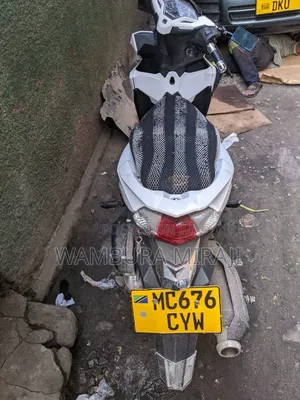 Honda CB 2025 White