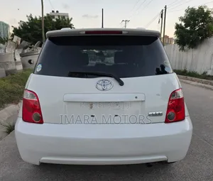 Toyota IST 2006 White