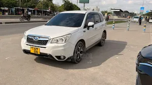 Subaru Forester 2.0XT Premium 4dr SUV AWD (2.0L 4cyl Turbo CVT) 2014 White
