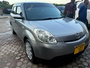 Mazda Verisa 2004 Silver