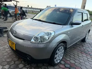 Mazda Verisa 2004 Silver