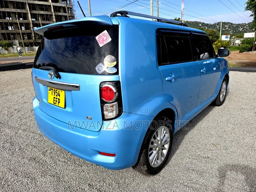 Toyota Corolla Rumion 2010 Blue