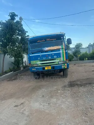 Fusso Tipper V8
