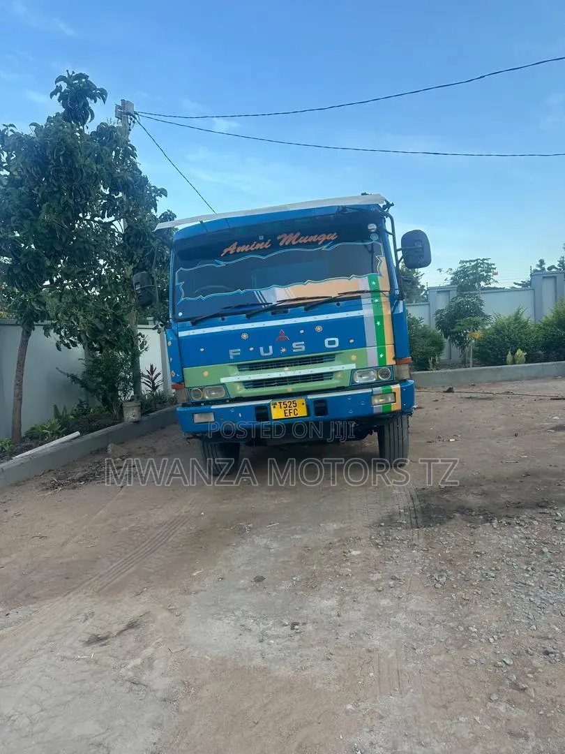 Fusso Tipper V8