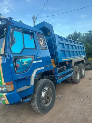 Fusso Tipper V8