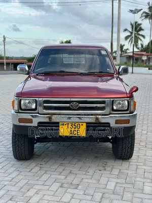 Toyota Hilux 2010 Maroon