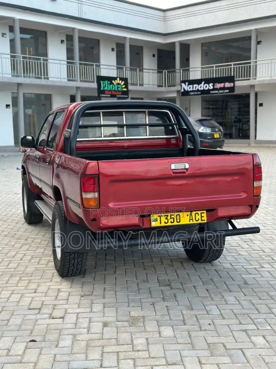 Toyota Hilux 2010 Maroon