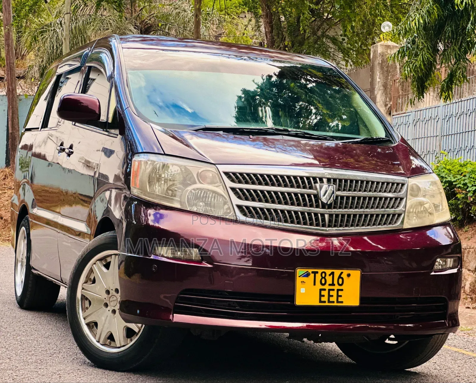 Toyota Alphard 2004 Maroon