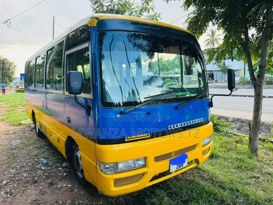 Nissan Civilian 2007 Yellow