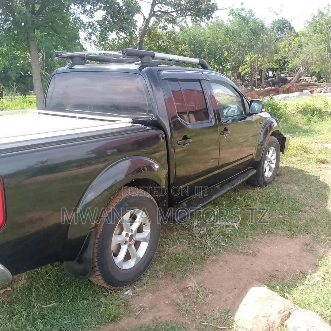 Nissan Navara 2007 Black