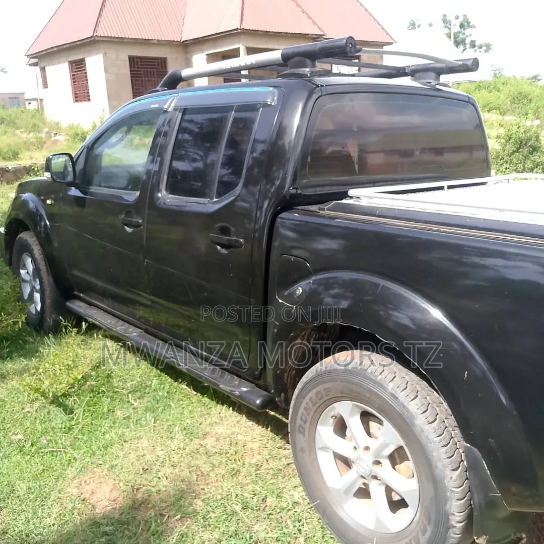 Nissan Navara 2007 Black