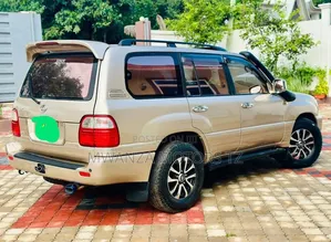 Toyota Land Cruiser 2005 Gold