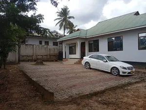 3bdrm House in Kwa Robert Goba for sale