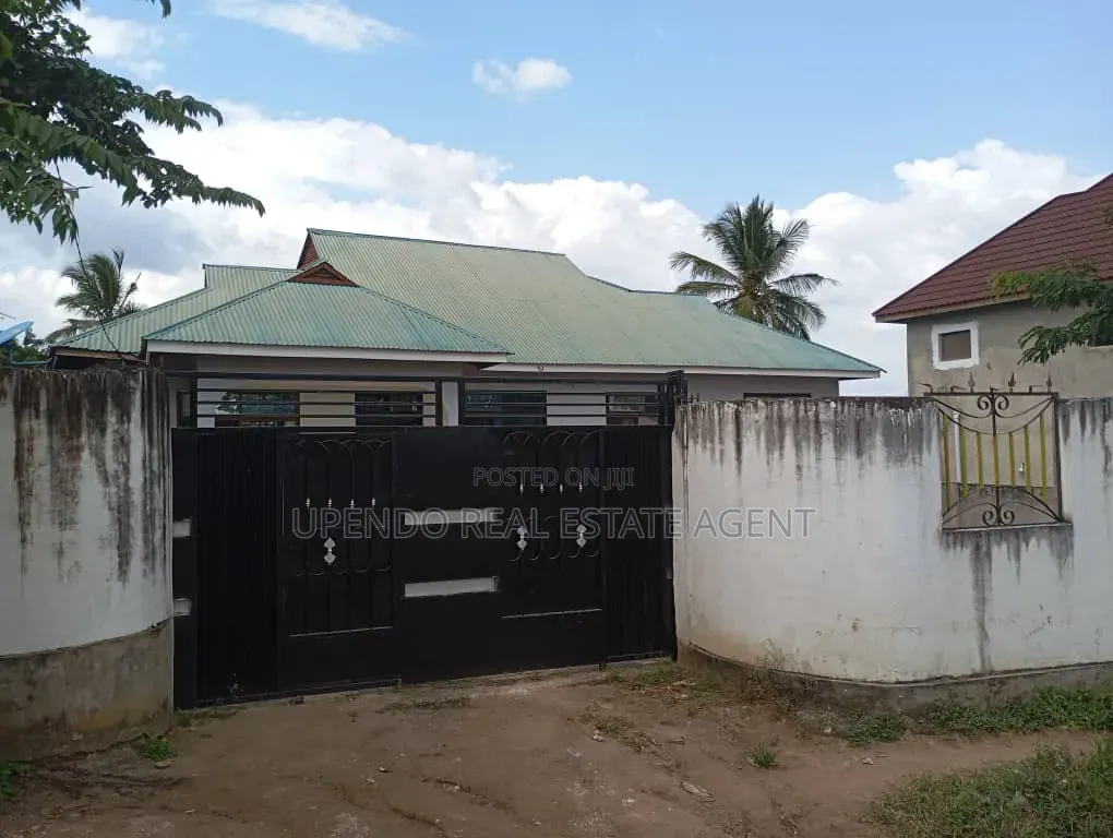 3bdrm House in Kwa Robert Goba for sale