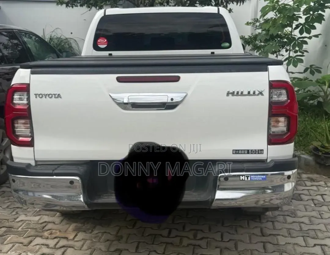 Toyota Hilux 2020 White