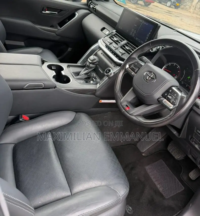 Toyota Land Cruiser 2024 Gray