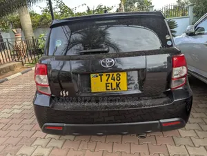 Toyota IST 2011 Black