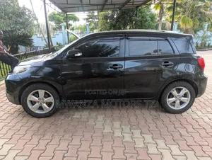 Toyota IST 2011 Black