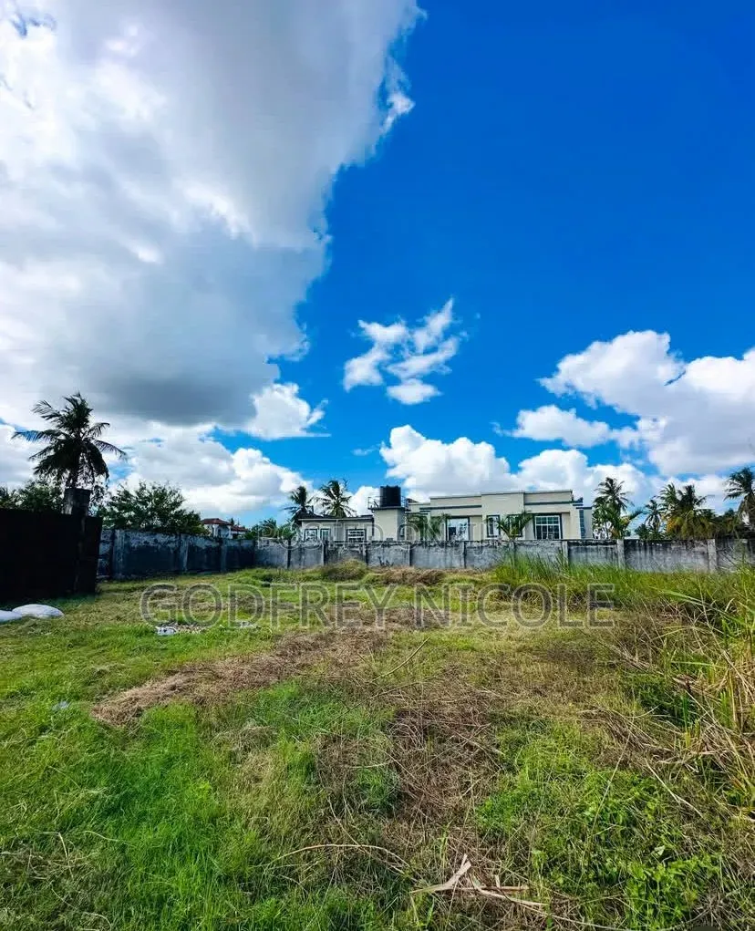 Plot for Sale Eneo Linauzwa Dar Es Salaam Kitunda Kizinga SQM 9500