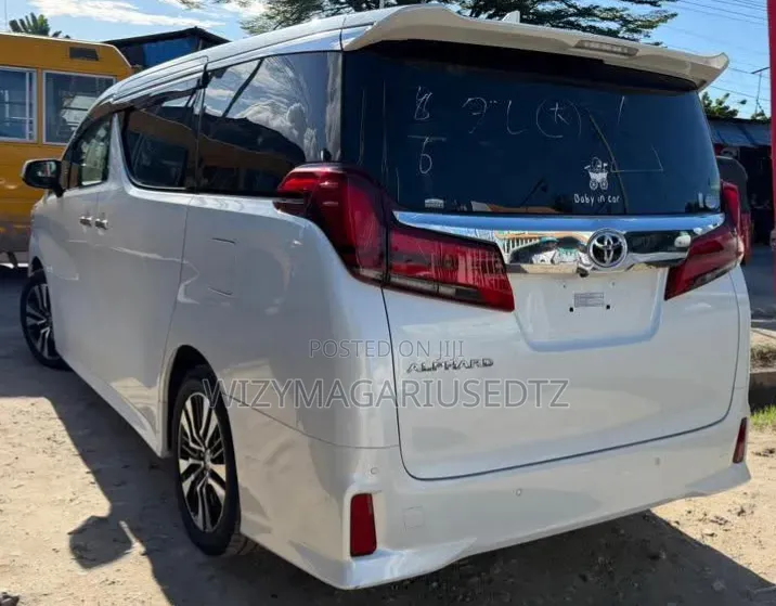 Toyota Alphard 2.5 Petrol AWD 2019 White