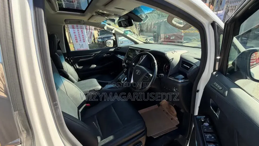 Toyota Alphard 2.5 Petrol AWD 2019 White