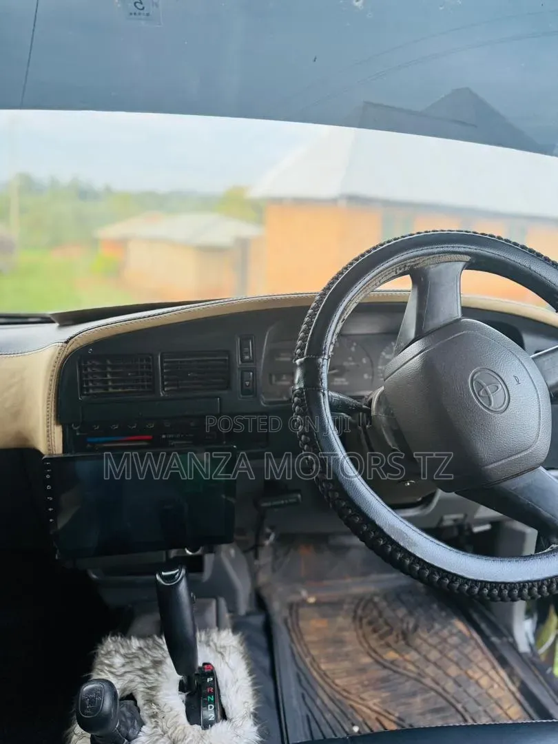 Toyota Hilux Surf 2003 Black