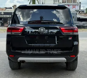 Toyota Land Cruiser 2023 Black